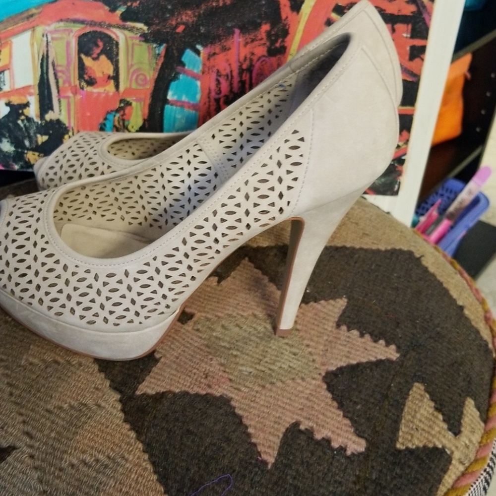 APT 9 heels - Picture 3 of 8